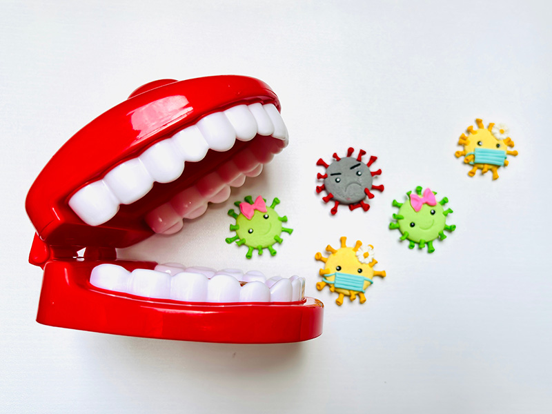  口内に潜む100億個の細菌