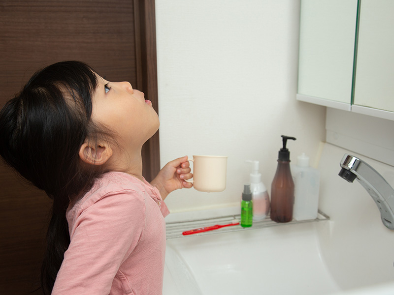 歯みがき後のうがい、最適な回数は？